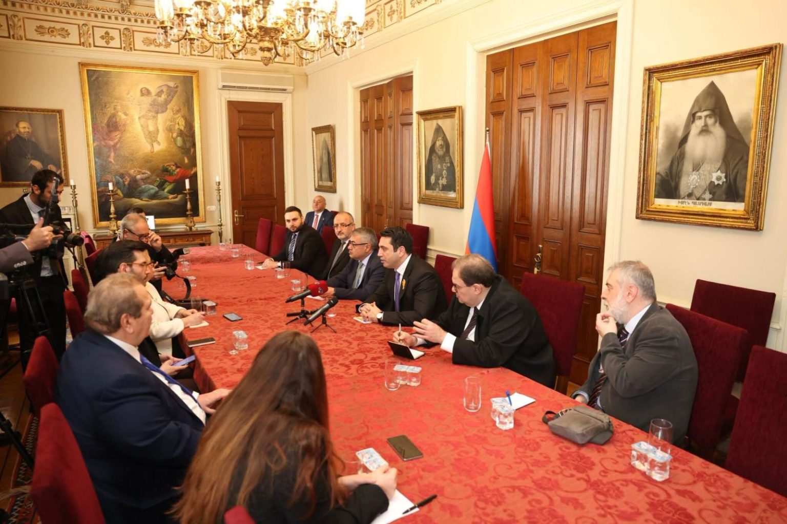 Ալեն Սիմոնյանը Ստամբուլում հանդիպել է հայկական ԶԼՄ-ների ներկայացուցիչներին
