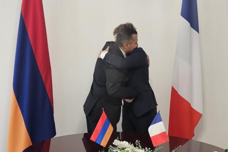 Ֆրանսիայի դեսպան Օլիվիե Դըկոտինյին հրաժեշտի այցով եղել է Սյունիքում