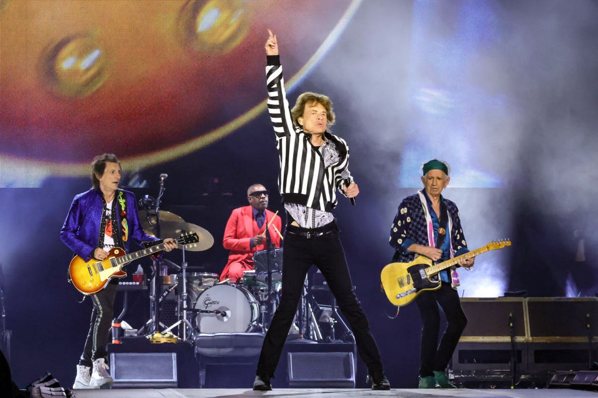 The Rolling Stones-ը կրկնեց The Beatles-ի ռեկորդը՝ ունենալով 15-րդ առաջին հորիզոնականը զբաղեցնող ալբոմ