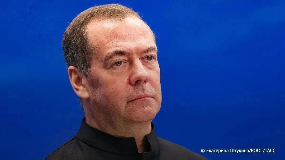 Մեդվեդևը պնդում է, թե Արևմուտքը աշխարհը մղում է միջուկային աղետի եզրին
