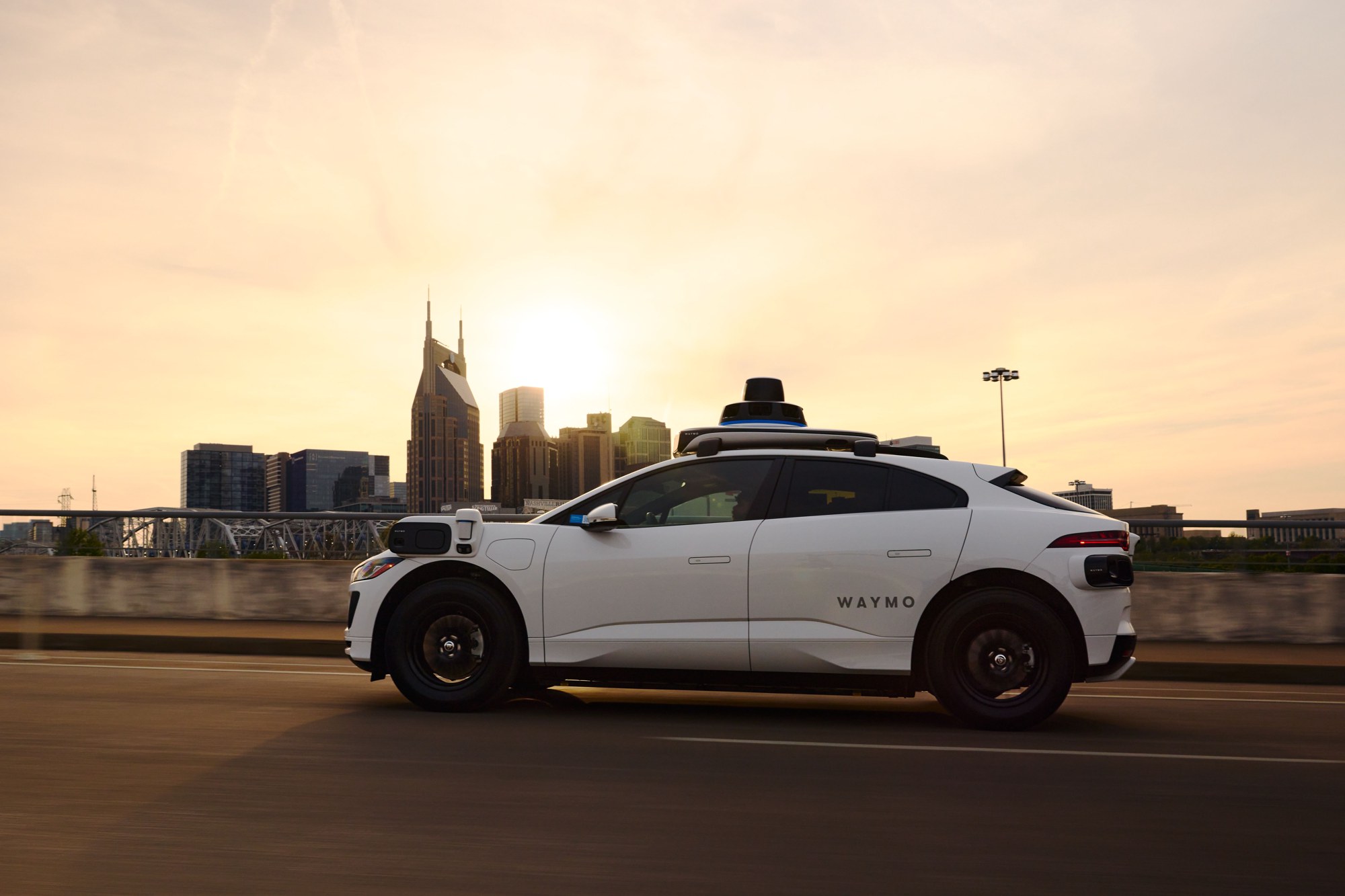 Լյֆթը սկսում է Waymo-ի ինքնավար մեքենաների սպասարկումը Նեշվիլում